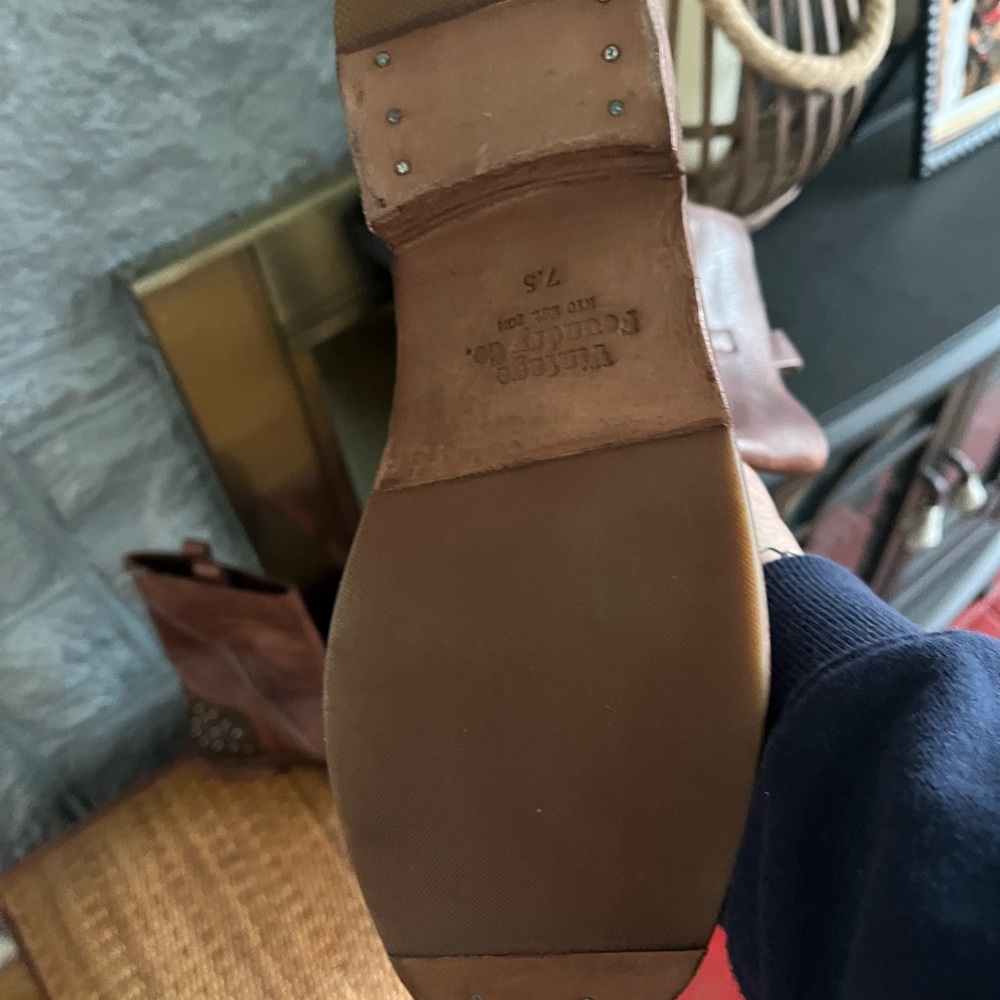 Elegant Brown Leather Ankle Boots - Picture 3 of 5